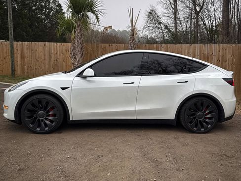 Used 2022 Tesla Model Y Performance image 6