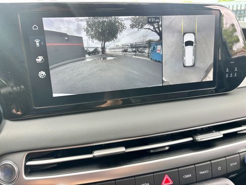 Used 2024 Hyundai Palisade Limited FWD image 17