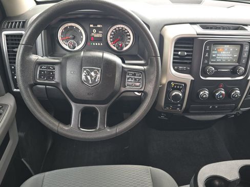 Used 2018 RAM 1500 Classic SLT AWD/4WD image 14