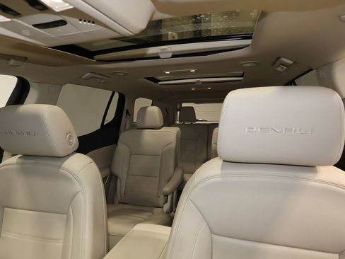 Certified 2022 GMC Acadia Denali w/ Denali Ultimate Package image 20