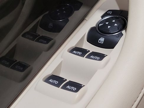 Used 2015 Lincoln MKS AWD w/ Equipment Group 101A image 27