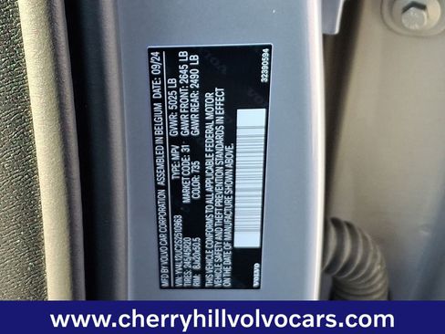 Certified 2025 Volvo XC40 B5 Plus image 30