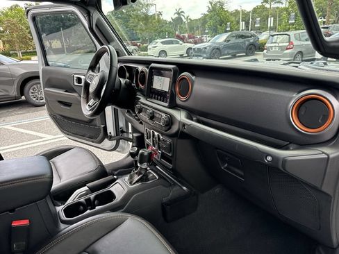 Used 2022 Jeep Gladiator Mojave w/ Trailer Tow Package AWD/4WD image 32