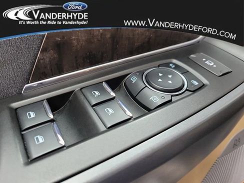 Used 2023 Ford F250 Lariat w/ Chrome Package image 20