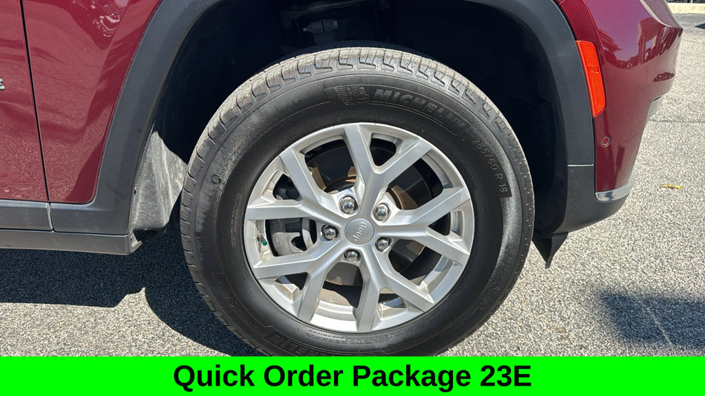 Used 2023 Jeep Grand Cherokee L Limited w/ Luxury Tech Group II RWD image 4