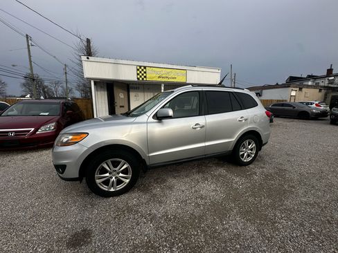 Used 2011 Hyundai Santa Fe SE image 1