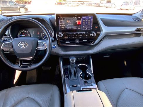 Used 2020 Toyota Highlander Platinum AWD/4WD image 39