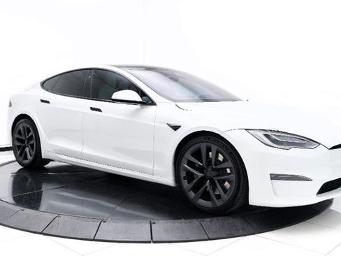 Used 2022 Tesla Model S Plaid image 3