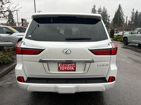 Used 2021 Lexus LX 570 4WD w/ Luxury Package image 8
