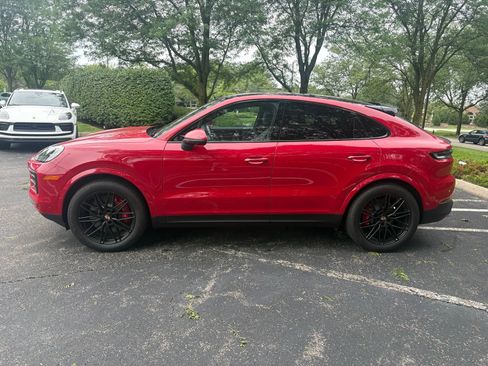 Used 2026 Porsche Cayenne S AWD/4WD image 2