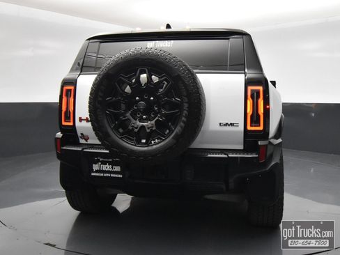 Used 2025 GMC Hummer EV 2X w/ LPO, Sport Package AWD/4WD image 6