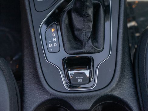 Used 2019 Jeep Cherokee Limited AWD/4WD image 21