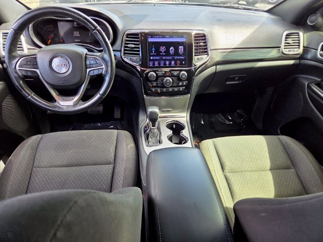Used 2020 Jeep Grand Cherokee Laredo w/ 18" Wheel & 8.4" Radio Group RWD image 13