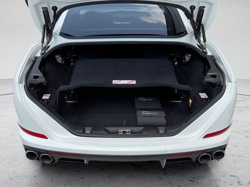 Used 2015 Ferrari California T RWD image 30