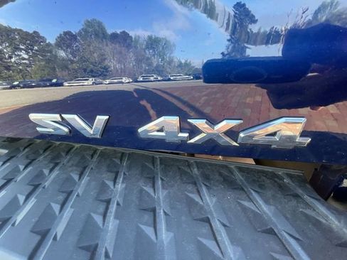 Used 2022 Nissan Titan SV image 17