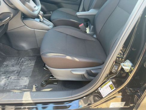 New 2025 Nissan Kicks Play S image 5