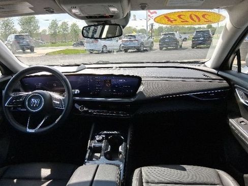 Used 2024 Buick Envision Preferred AWD/4WD image 9