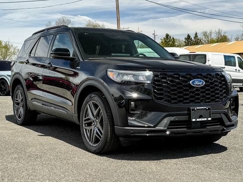 New 2026 Ford Explorer ST-Line w/ ST-Line Street Pack AWD/4WD image 1