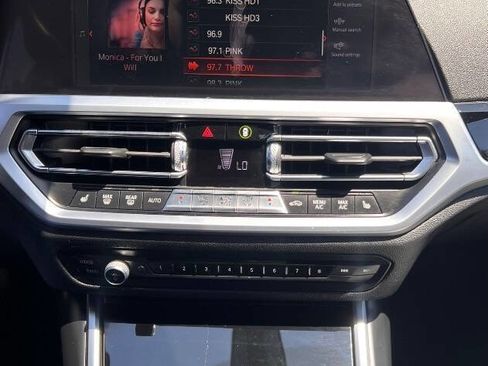 Used 2019 BMW 330i Sedan w/ Premium Package image 24