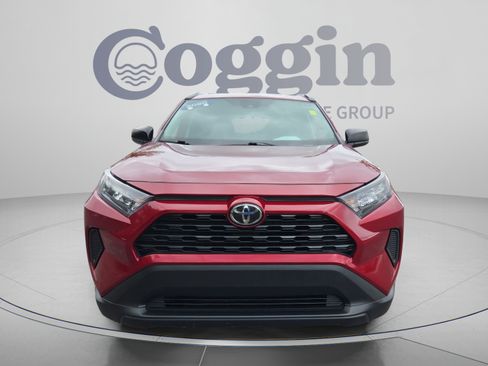 Used 2020 Toyota RAV4 LE FWD image 8