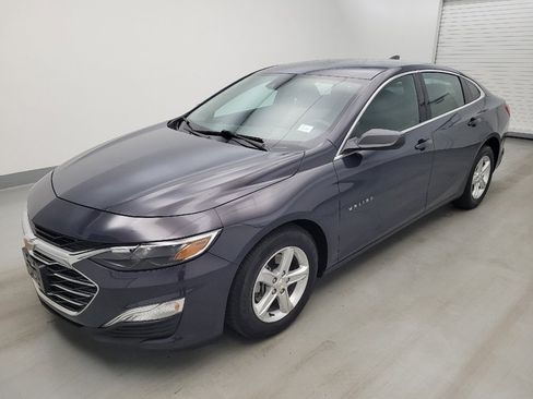Used 2025 Chevrolet Malibu LS FWD image 2