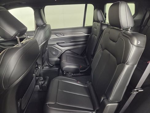 Certified 2025 Jeep Grand Cherokee L Limited AWD/4WD image 25