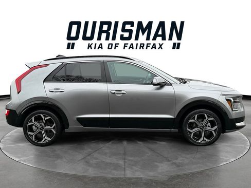 Certified 2025 Kia Niro EX Touring image 7