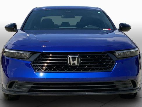 Used 2025 Honda Accord Sport image 4