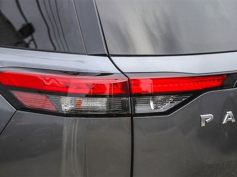 Certified 2024 Nissan Pathfinder SL w/ SL Premium Package image 8