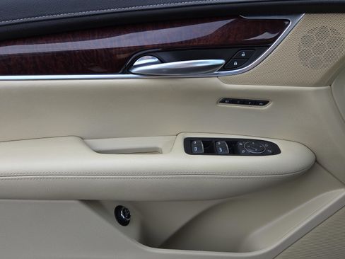 Used 2018 Cadillac XT5 Luxury w/ Driver Awareness Package image 42