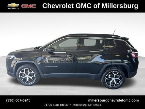 Used 2024 Jeep Compass Latitude AWD/4WD image 7