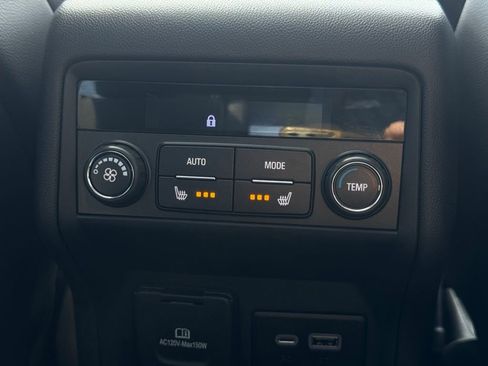 Used 2023 GMC Acadia Denali w/ Denali Ultimate Package image 15