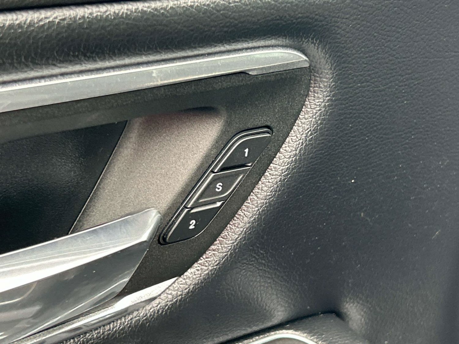 Used 2022 RAM 1500 Laramie AWD/4WD image 30