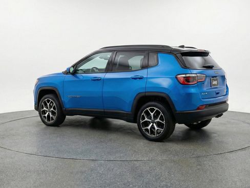 Used 2025 Jeep Compass Limited AWD/4WD image 6