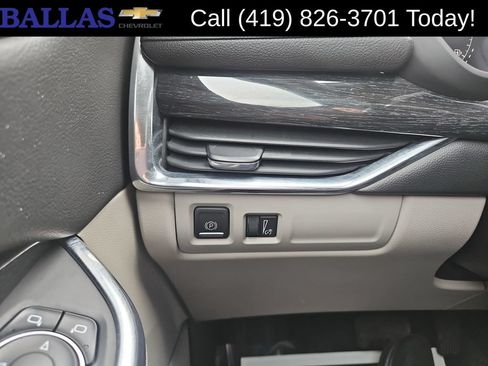 Certified 2023 Cadillac XT4 Premium Luxury AWD/4WD image 18
