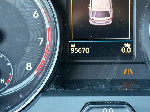 Used 2018 Volkswagen Atlas SE w/ R-Line Package image 41