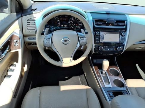 Used 2015 Nissan Altima 3.5 SL FWD image 16