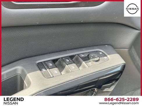 Used 2024 Nissan Pathfinder S AWD/4WD image 15