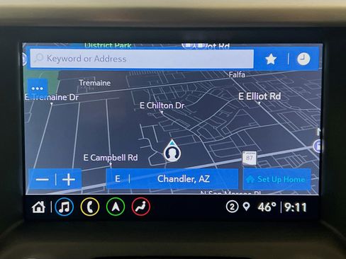 Used 2023 GMC Acadia SLT w/ Elevation Edition image 9