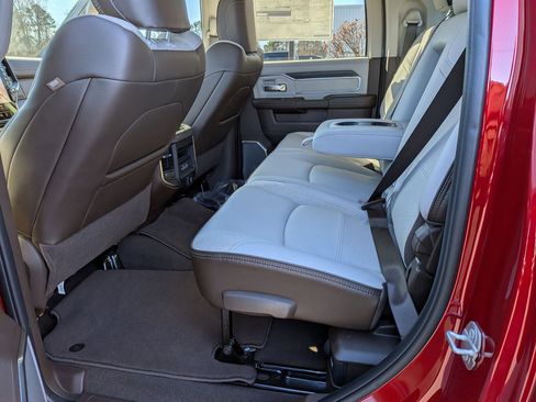 New 2026 RAM 2500 Laramie AWD/4WD image 29