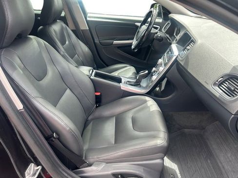 Used 2018 Volvo V60 T5 Cross Country AWD/4WD image 16