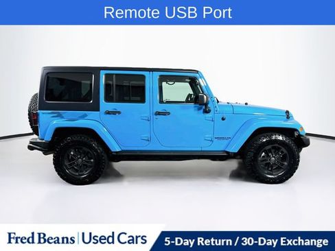 Used 2017 Jeep Wrangler Unlimited Sahara AWD/4WD image 11