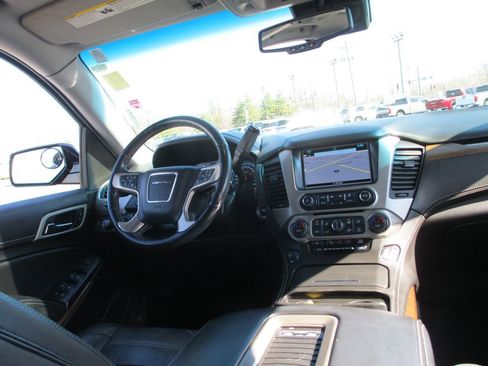 Used 2019 GMC Yukon Denali w/ Denali Ultimate Package AWD/4WD image 32