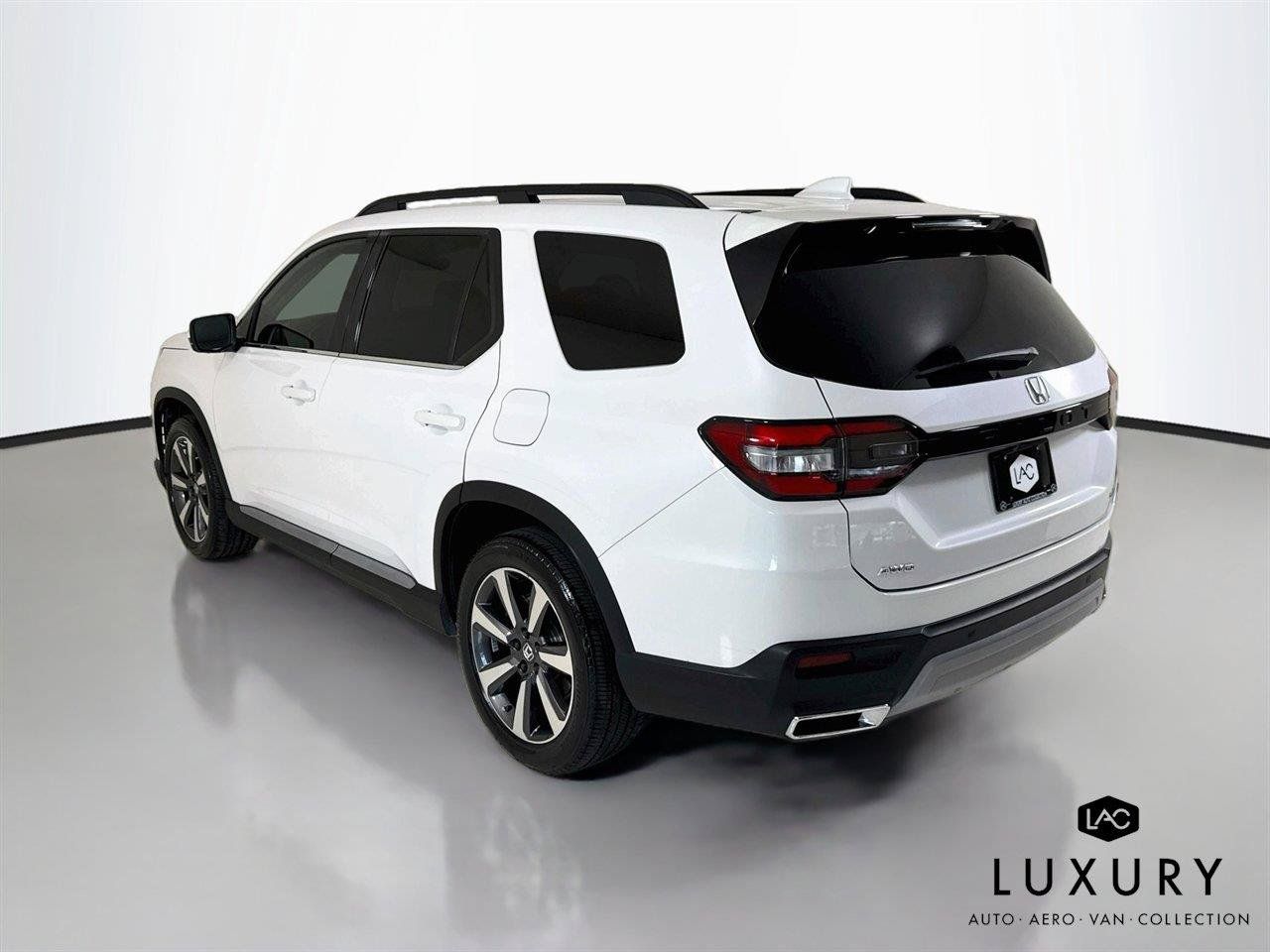 Used 2024 Honda Pilot Elite image 8