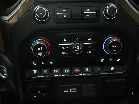 Used 2021 Chevrolet Silverado 3500 High Country AWD/4WD image 25
