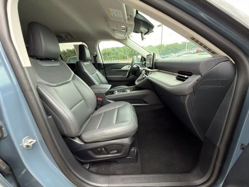Used 2026 Ford Explorer Active w/ Active Comfort Package AWD/4WD image 9