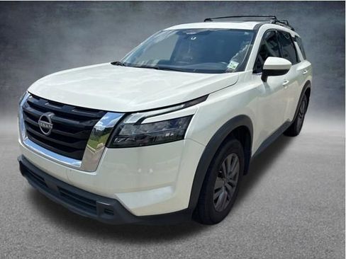 Used 2023 Nissan Pathfinder SV w/ SV Premium Package FWD image 4