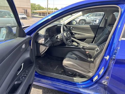 Used 2025 Hyundai Elantra Limited FWD image 20