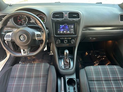 Used 2012 Volkswagen Golf 2-Door FWD image 10