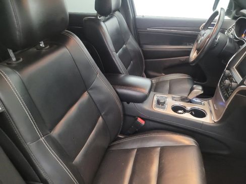 Used 2017 Jeep Grand Cherokee Limited image 21